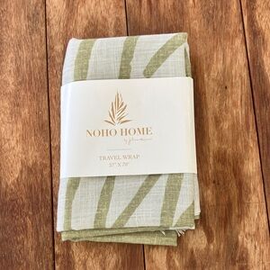 Noho Home Green and White Travel Wrap; Made in Hawaii; 27” x 70”